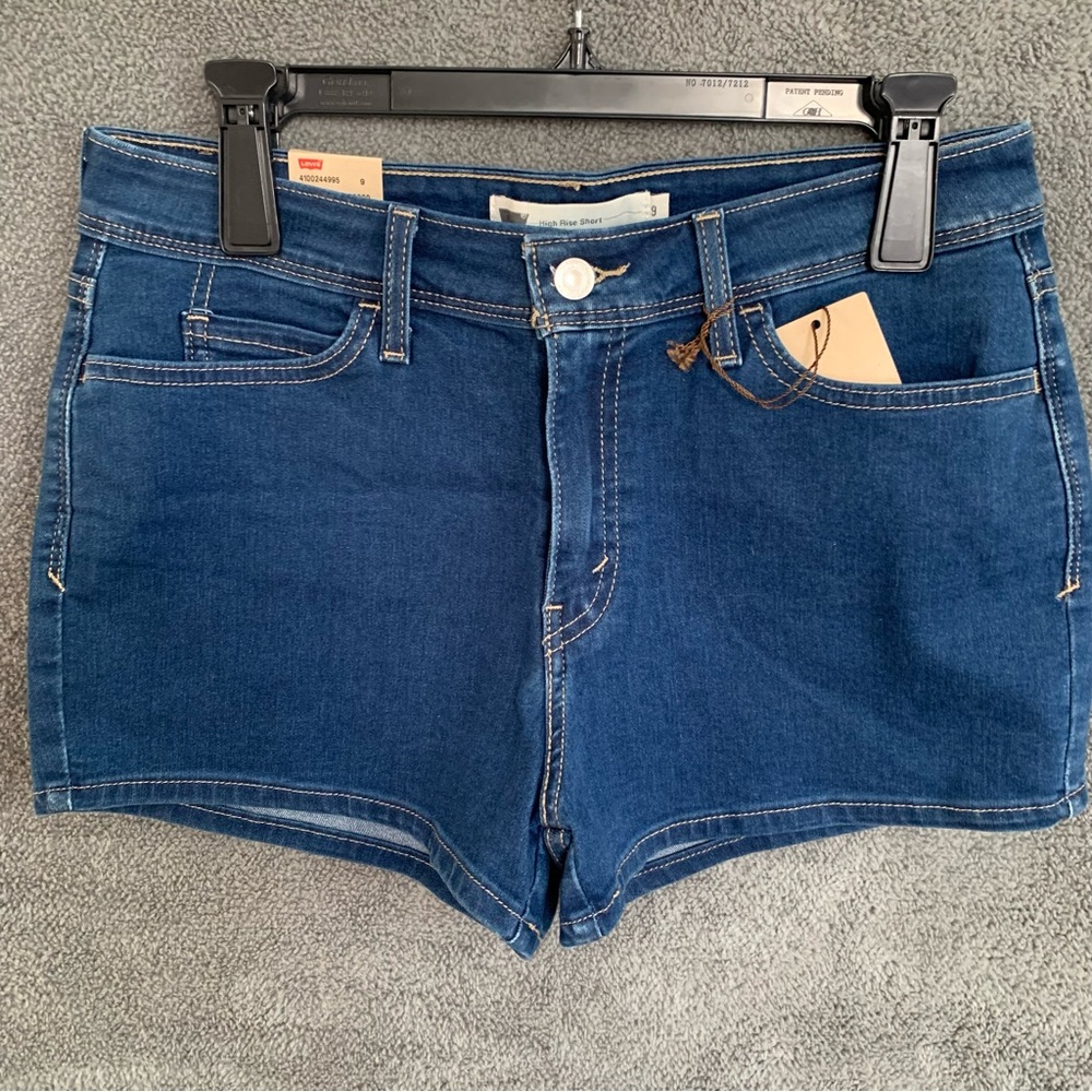 Levi’s high rise comfy shorts